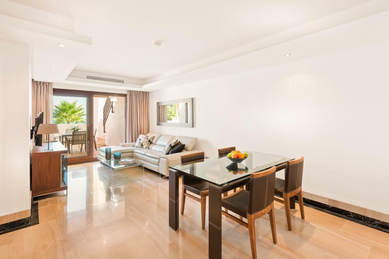 Bahia De La Plata Luxury Apartments Estepona Bagian luar foto