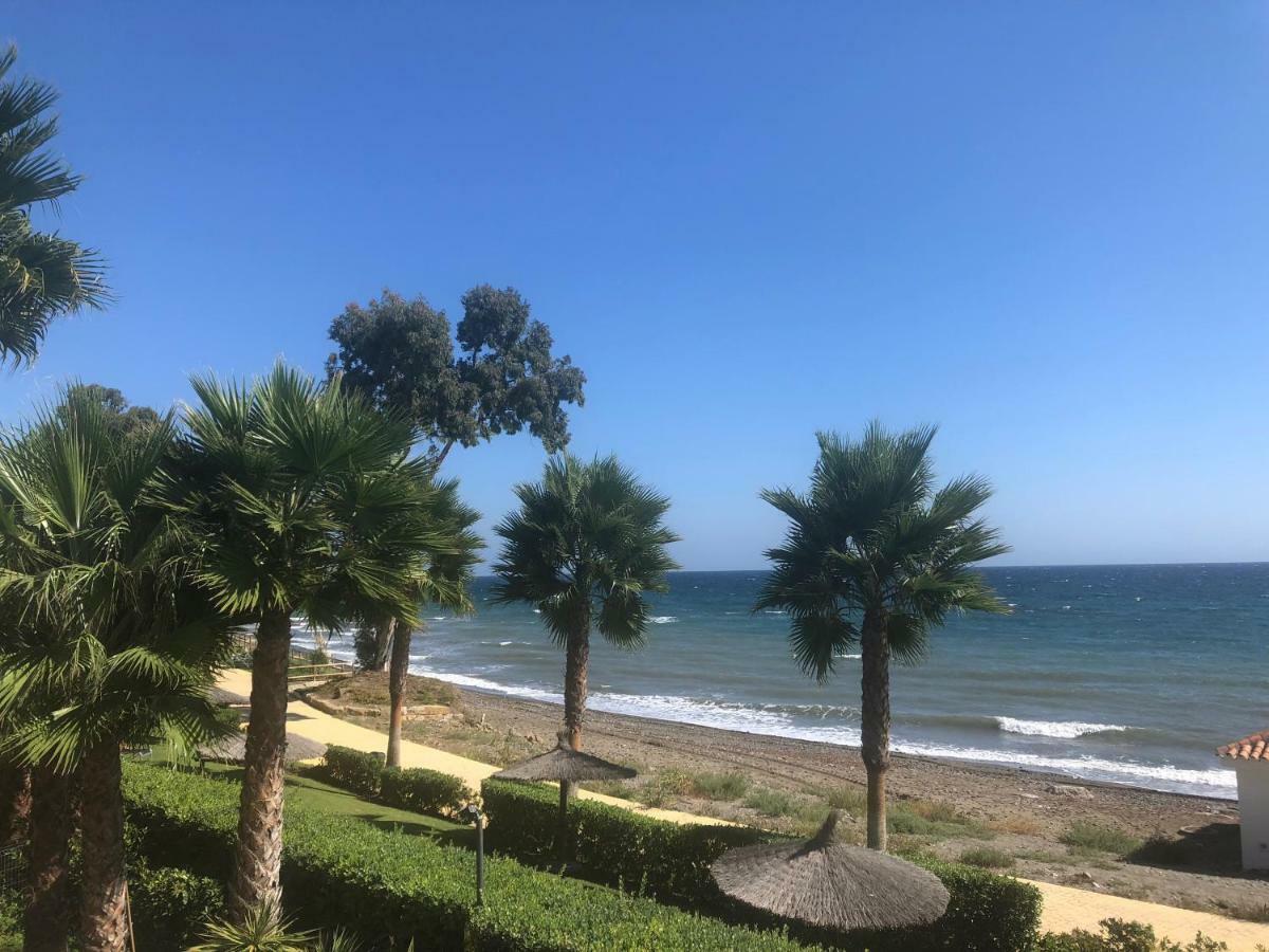 Bahia De La Plata Luxury Apartments Estepona Bagian luar foto